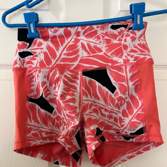 Alo Yoga Shorts Bundle size Small - Picture 4 of 7